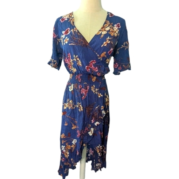 Kormei Dresses & Skirts - KorMei Floral Blue Surplice Dress Medium